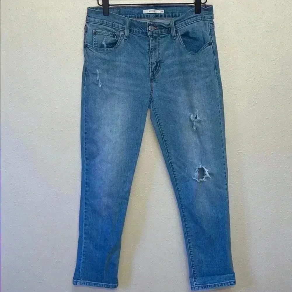 LEVI’S Women’s Distressed Jeans